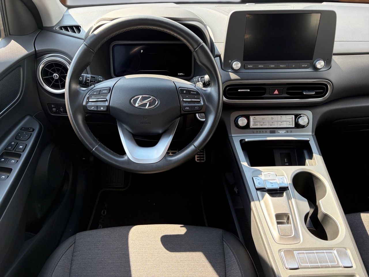 Fahrzeugabbildung Hyundai KONA  *SOH 100%*KLIMAA*LM*SPURH*KEYLESS*