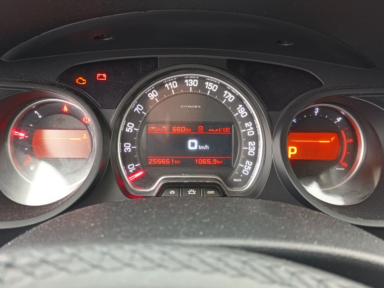 Fahrzeugabbildung Citroën C5 Tourer Exclusive NAVI KLIMAAUTO LEDER AHK SHZ