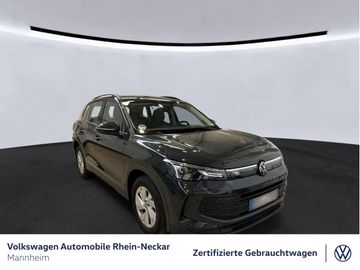 Volkswagen Tiguan - 1