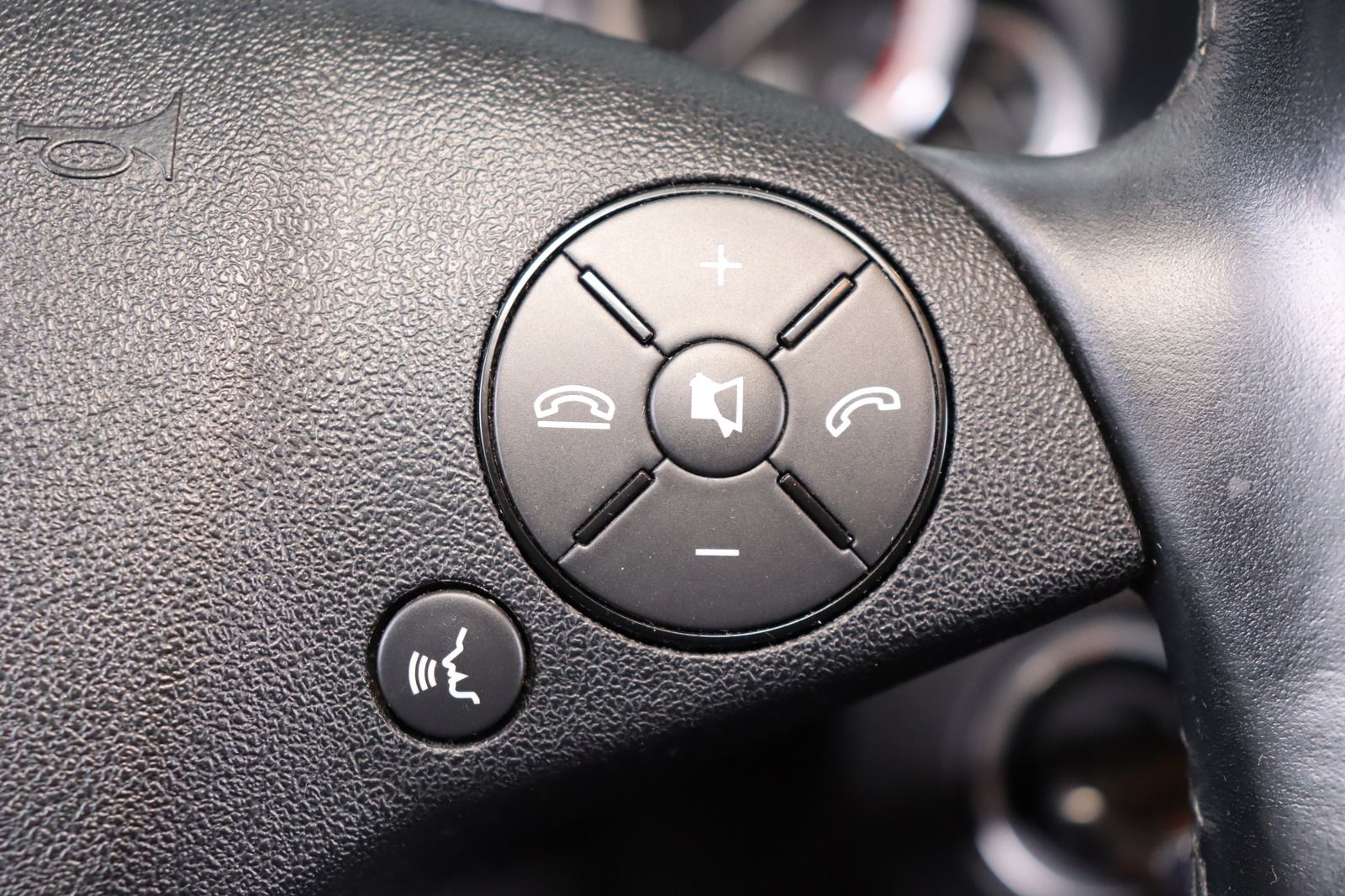 Fahrzeugabbildung Mercedes-Benz E 200 AVANTGARDE * Xenon * HU/AU 07.26