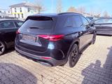 Mercedes-Benz GLC 220 d 4Matic AMG-Line|1.Hand|Alcantara|AHK| - Mercedes-Benz GLC 220 mit Diesel-Antrieb: Blau, Scheckheftgepflegt, Geländewagen