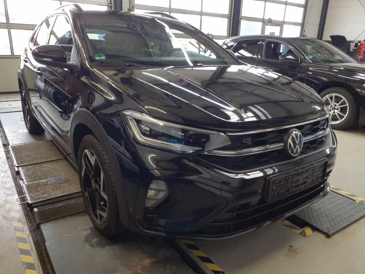 Volkswagen Taigo 1.0 TSI R-Line Matrix Carplay