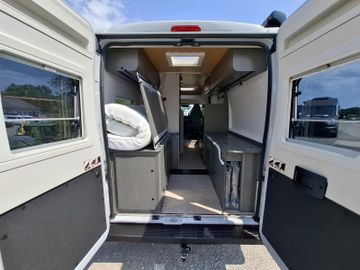 HYMER  ERIBA  HYMERCAR Redwood 601 Trail AHK Lithium LED Schwenkbad