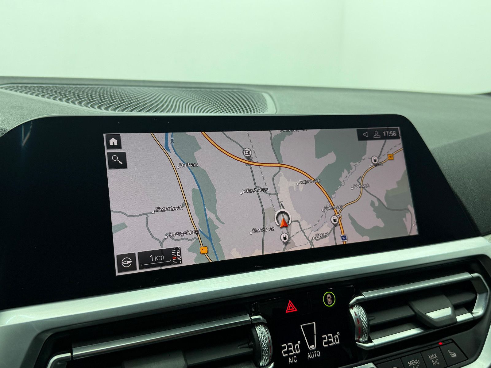 Fahrzeugabbildung BMW 330i xDrive M-SPORT/LIVE COC/HiFi/DEUTSCH