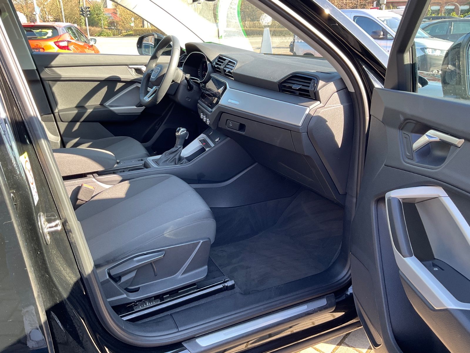 Fahrzeugabbildung Audi Q3 35 TFSI S tronic,Panorama,LED,Carplay,Navi