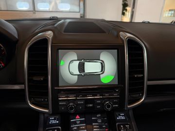 Porsche Cayenne - 9
