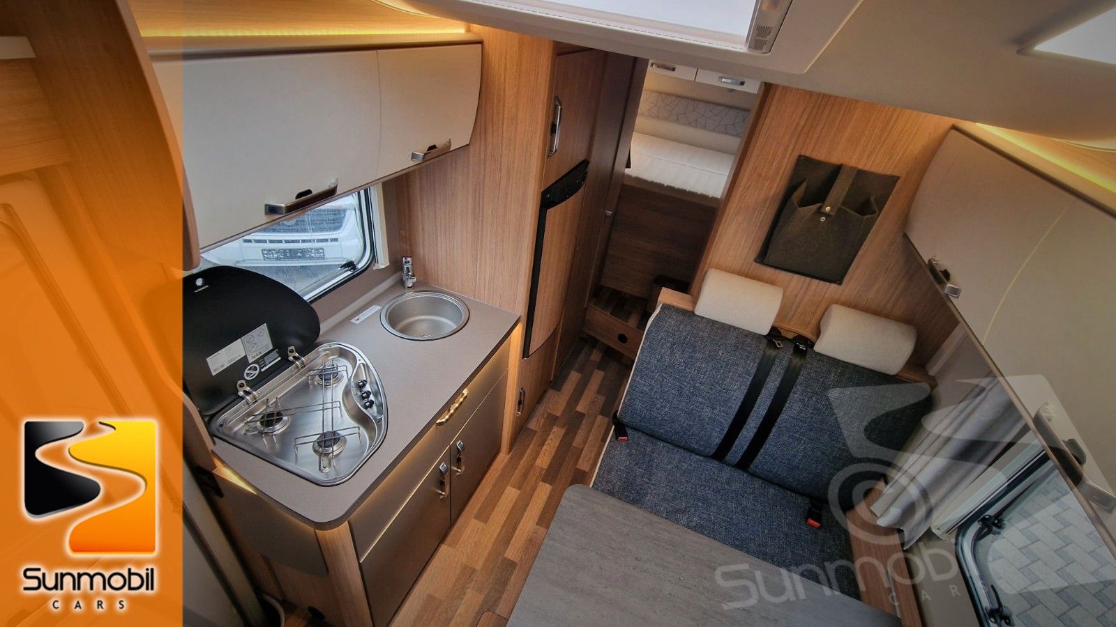 Fahrzeugabbildung Weinsberg CaraHome Cara Home 700 DG Radio Navi RFK