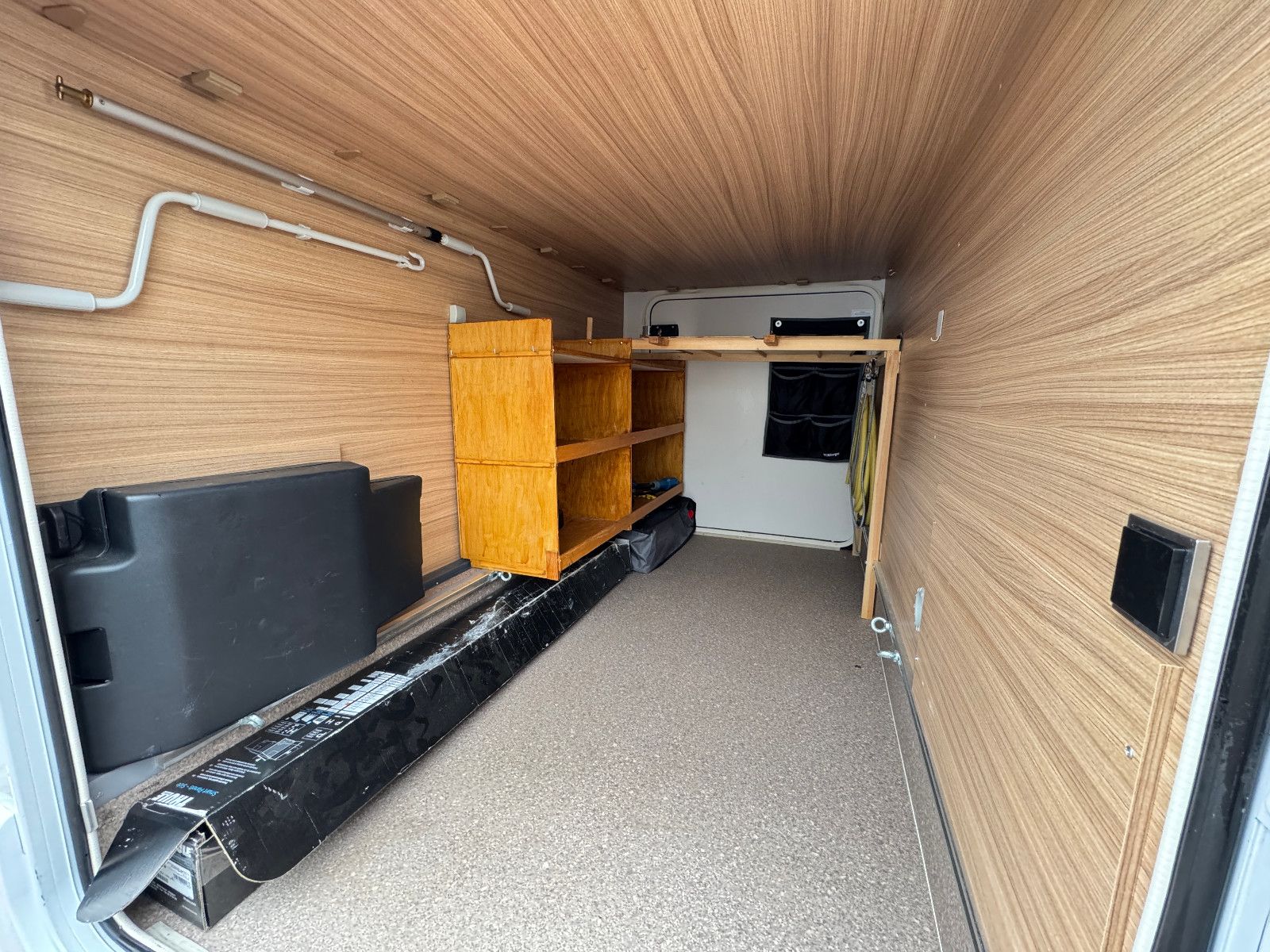 Fahrzeugabbildung Dethleffs Globebus I 006 GT PAKET WHITE 9GT SAT DACHKLIMA