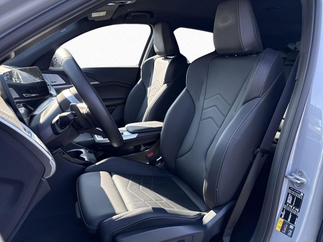BMW iX2 - Bild 18