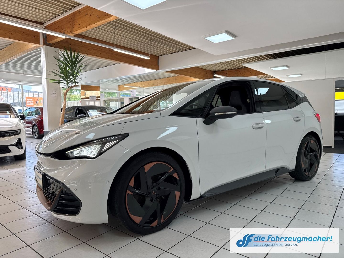 Fahrzeugabbildung CUPRA Born 150 kW Digitales Cockpit Massagesitze LED M