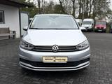 Volkswagen Touran 7 Sitze / Automatik / AHK / 1. Hd / Navi - VW Touran Gebrauchtwagen in Düsseldorf