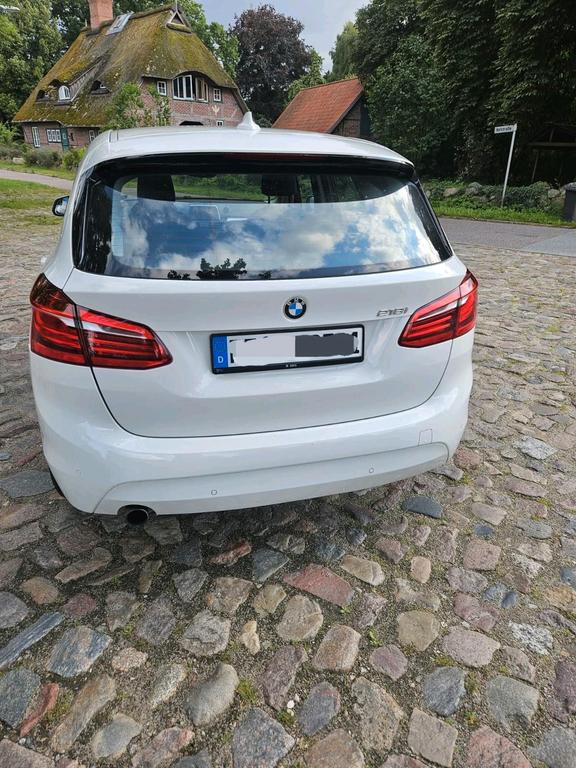 BMW 218