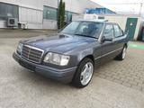 Mercedes-Benz E 220 Lim. Aus 2.Hand Alter Fahrzeugbrief vorhan - Mercedes-Benz Alt