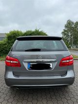 Mercedes-Benz 200 BlueEFFICIENCY Sports Tourer - Mercedes-Benz 200: S200