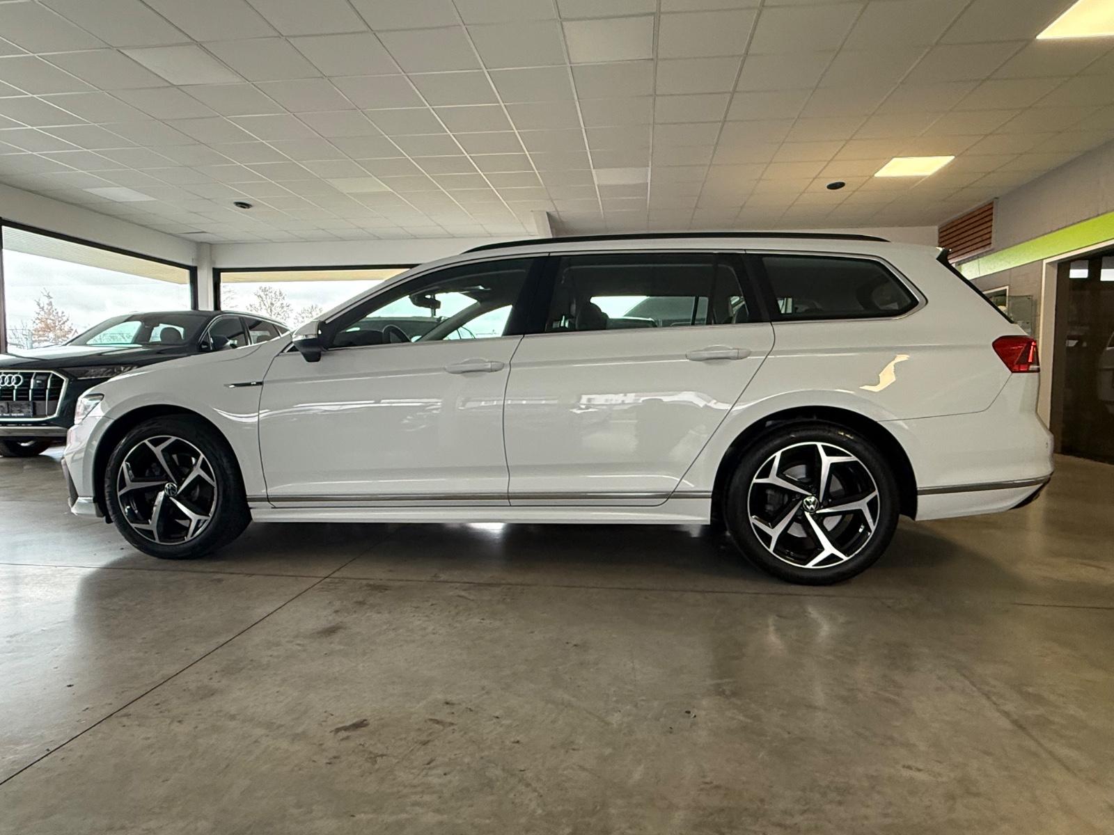 Volkswagen Passat Variant R-Line Business Vollleder/Virtual