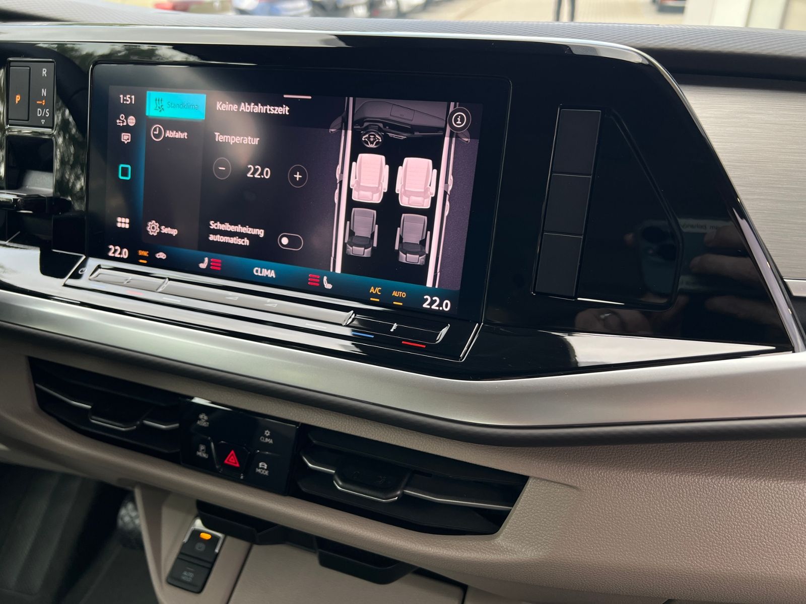 Fahrzeugabbildung Volkswagen Multivan T7 Life 1.5 TSI eHybrid 4MOTION DSG *AH