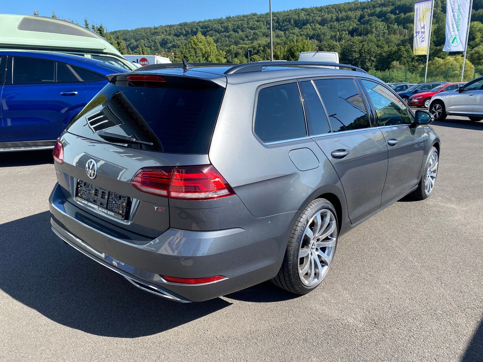 Fahrzeugabbildung Volkswagen Golf VII Variant Highline TSI DSG ACC LED Kamera