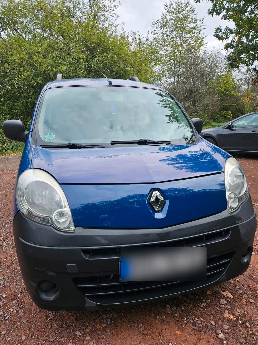 Renault Trafic 2010 — engine