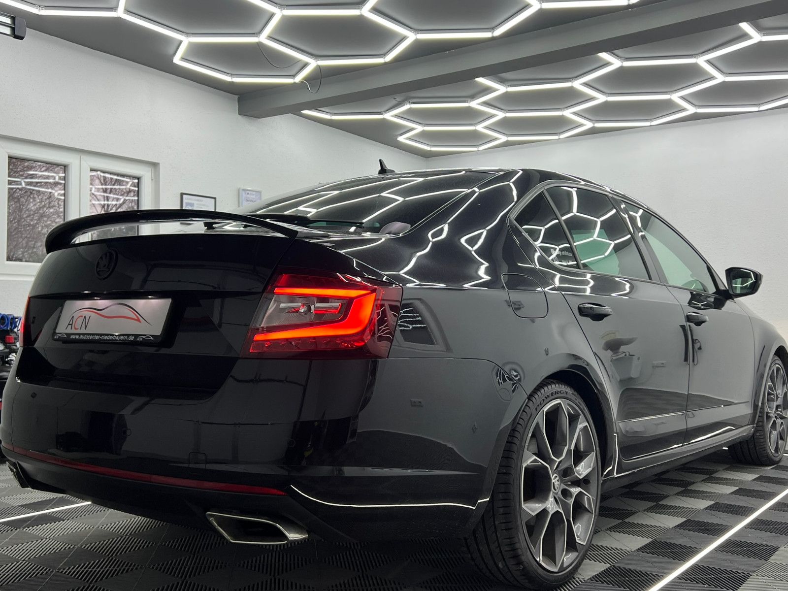 Fahrzeugabbildung SKODA Octavia 2.0 TDI Lim RS NAV/MEMORY/SMART/ACC/DAB
