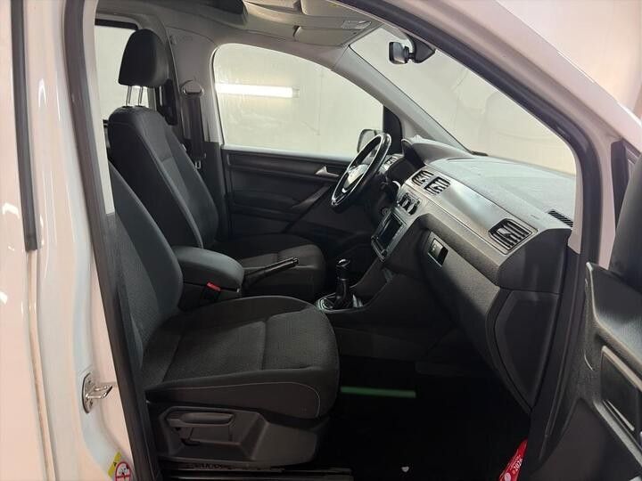 Fahrzeugabbildung Volkswagen Caddy Maxi TRENDLINE TDI NAVI GRA 5-SITZE