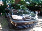 Opel Zafira Schwarz Benzin+Erdgas - Opel Zafira: Erdgas