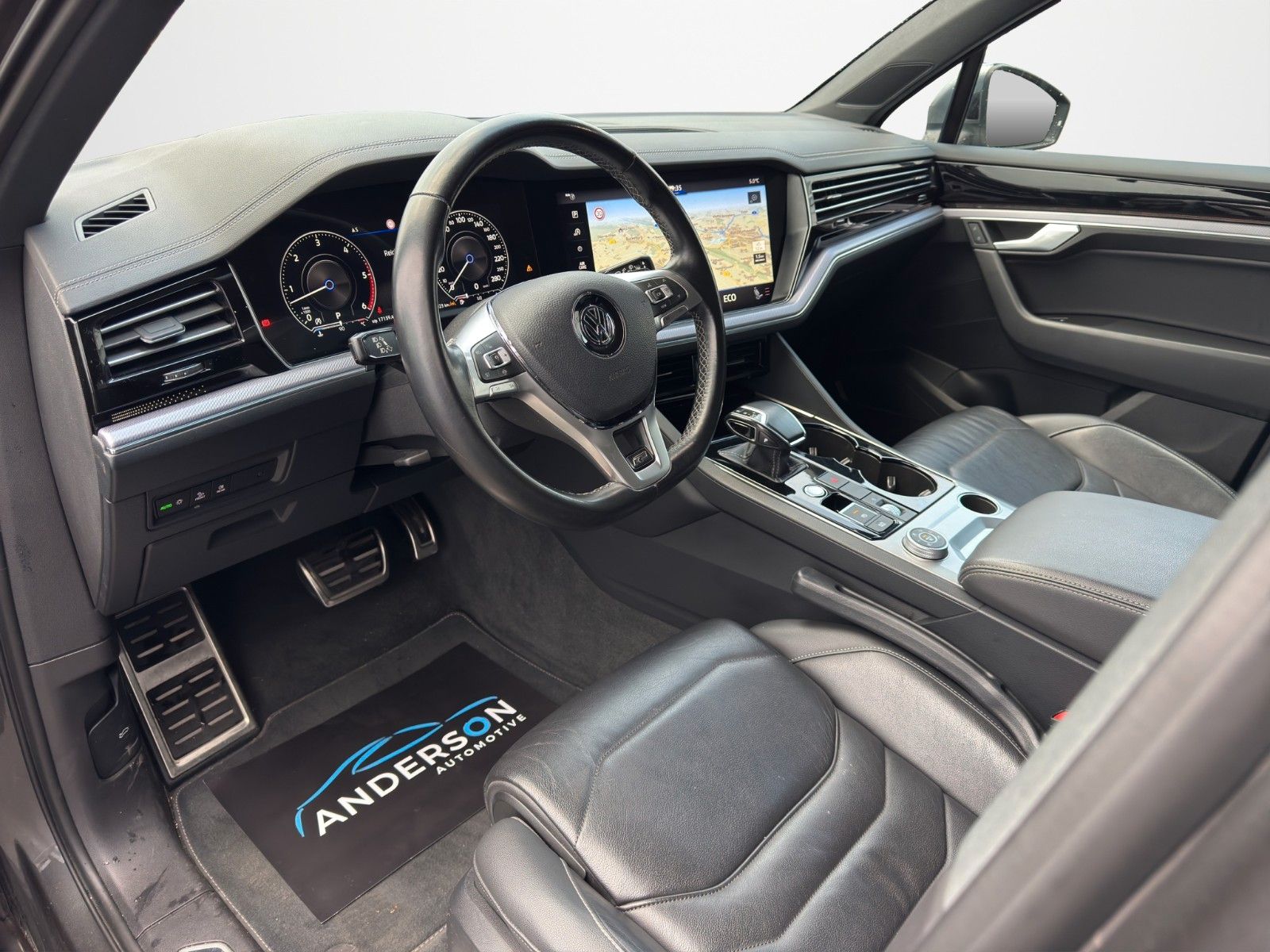 Fahrzeugabbildung Volkswagen TOUAREG 3.0 TDI 2xR-LINE HUD KAM TOTW ACTIV