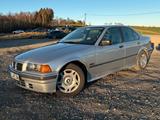BMW E36 316i Limousine - BMW 316: 316i E36