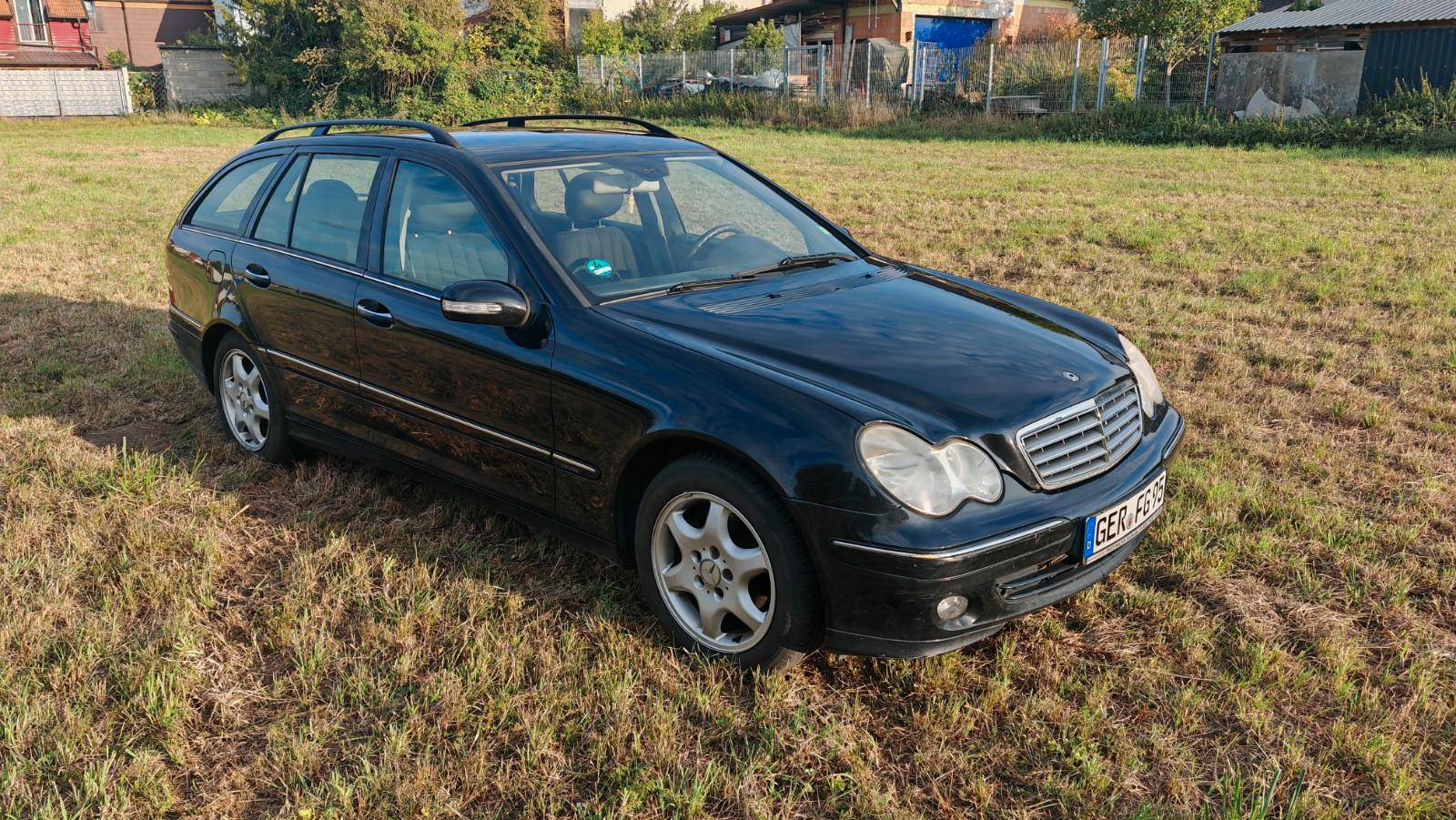 Mercedes-Benz C200 2005 — rear view