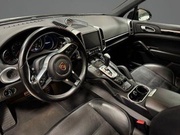 Porsche Cayenne - 5