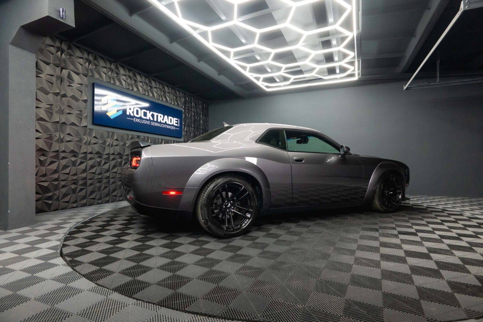Fahrzeugabbildung Dodge Challenger 5.7 V8 R/T SRT WIDE BODY Super Track