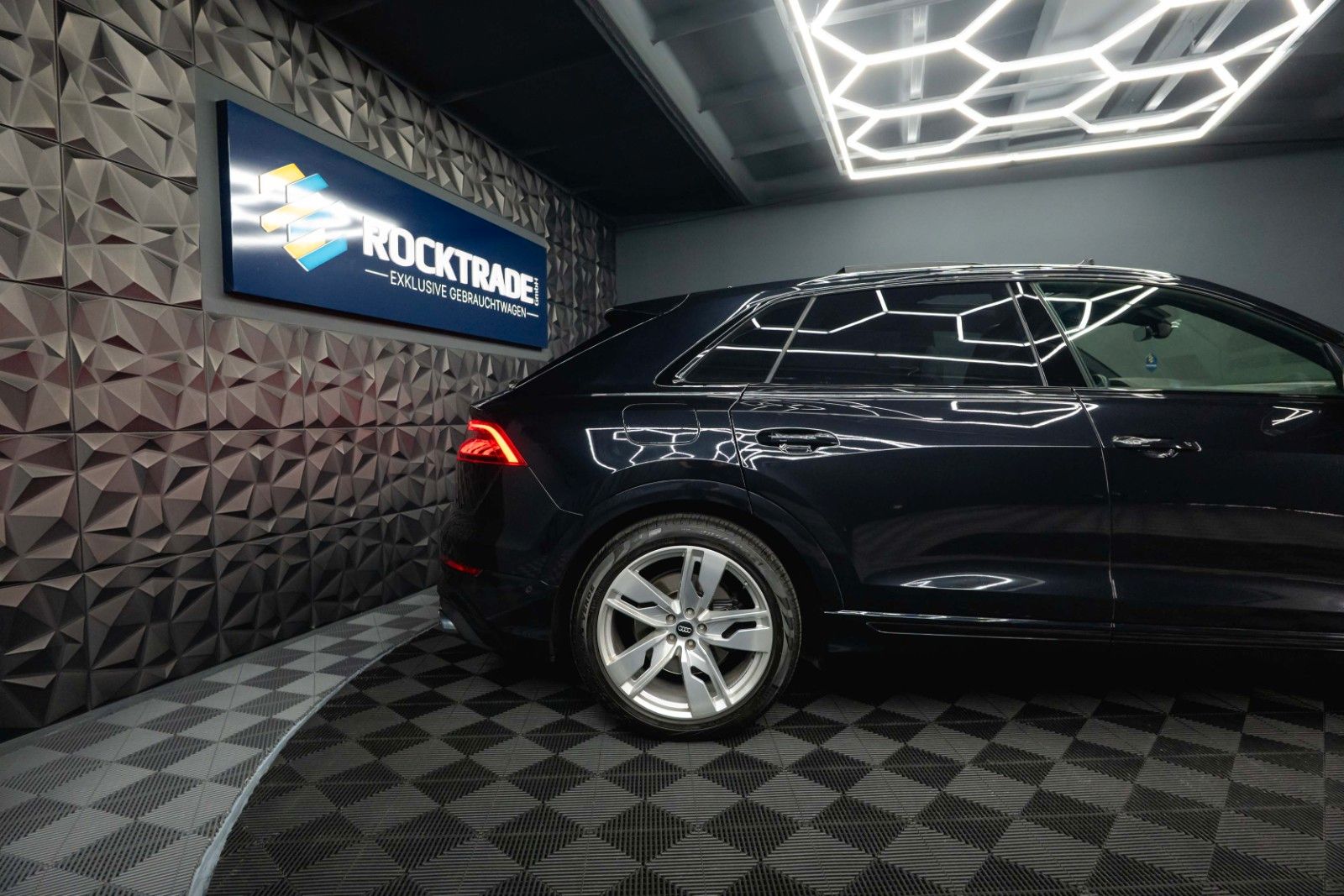 Fahrzeugabbildung Audi SQ8 4.0 TDI quattro Black Design | Full Option