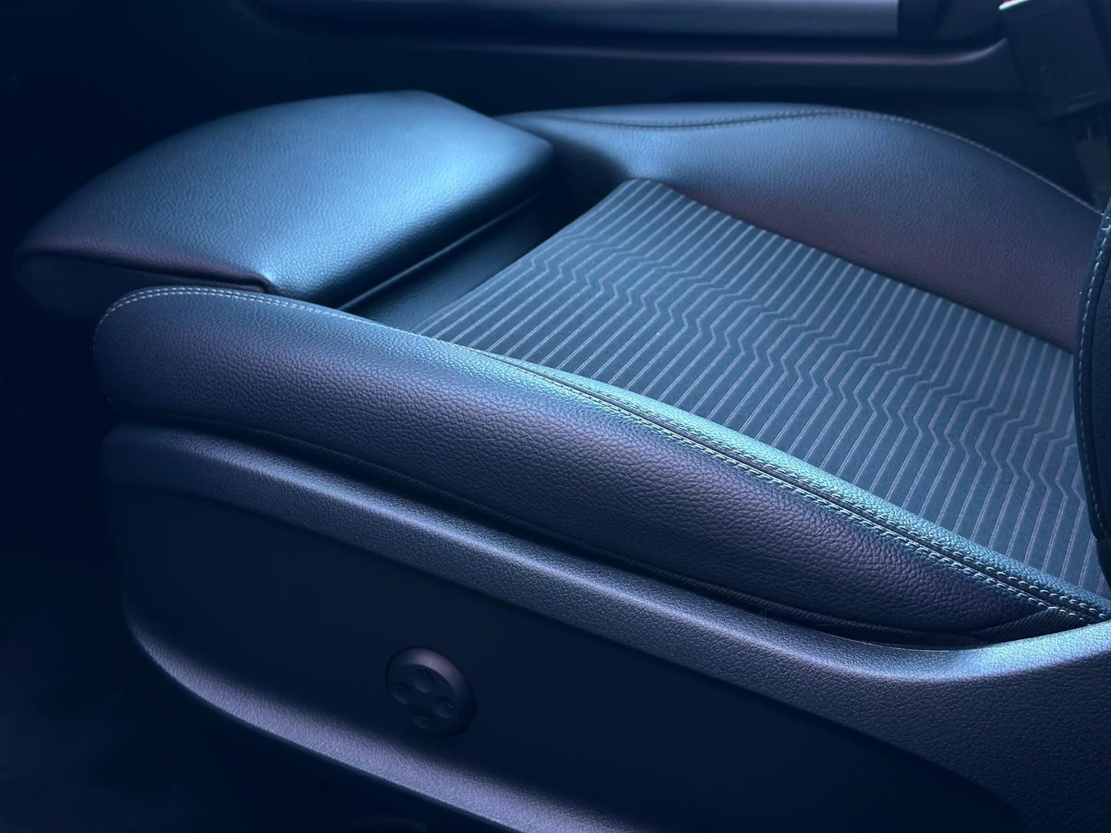 MERCEDES-BENZ GLA 200d NIGHT* MULTIBEAM#SHZ#SH#360CAM#NAV#TEMP - Image 20