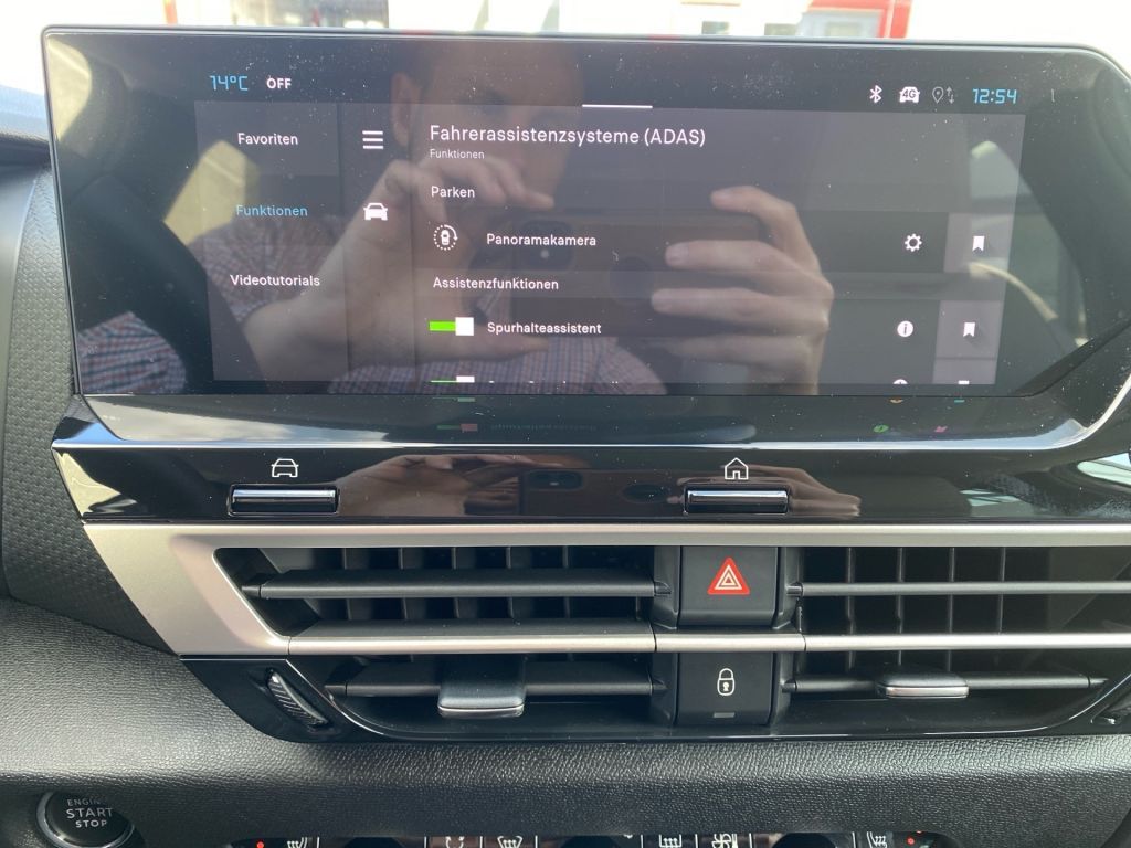 Fahrzeugabbildung Citroën C4 Hybrid 136 ë-DSC6 MAX + Techno/Winter Paket