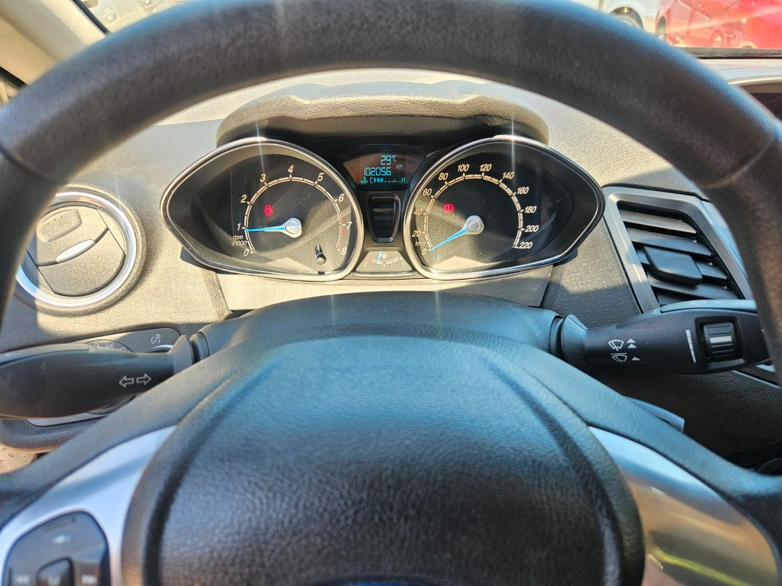 Ford Fiesta 2013 — photo 15