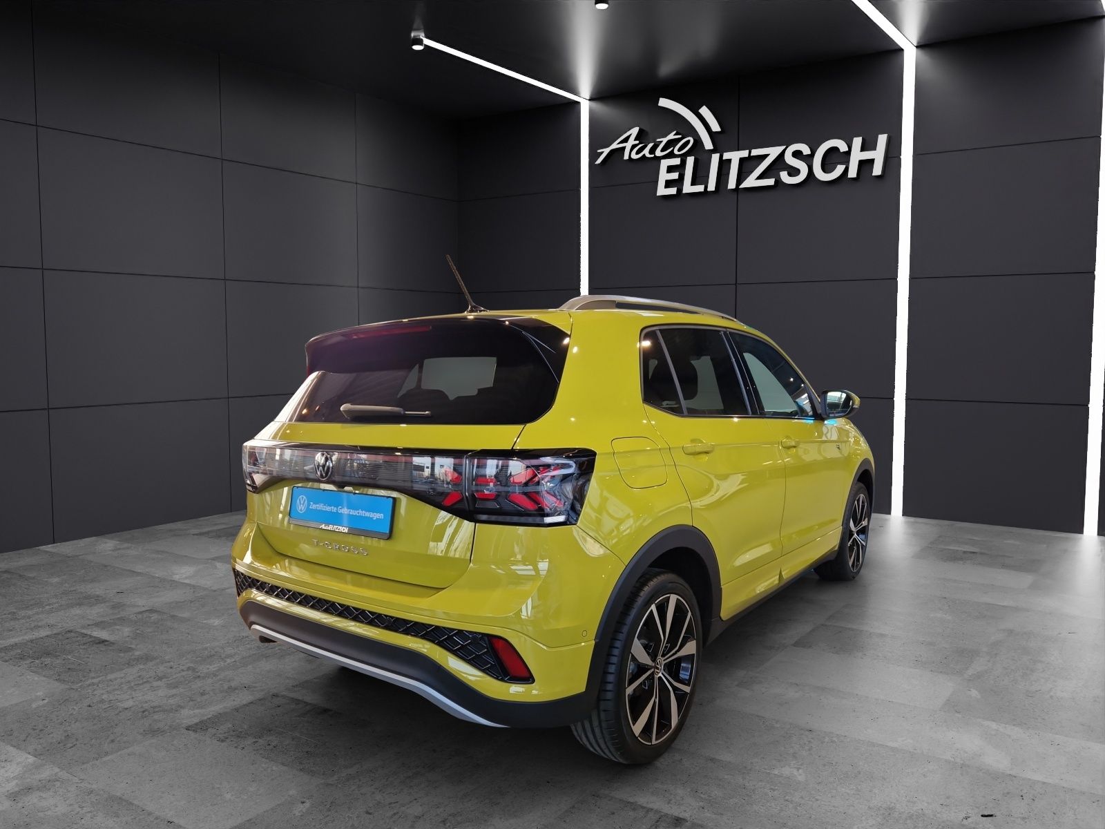 Fahrzeugabbildung Volkswagen T-Cross R-line DSG Matrix AHK Kamera Beats Navi