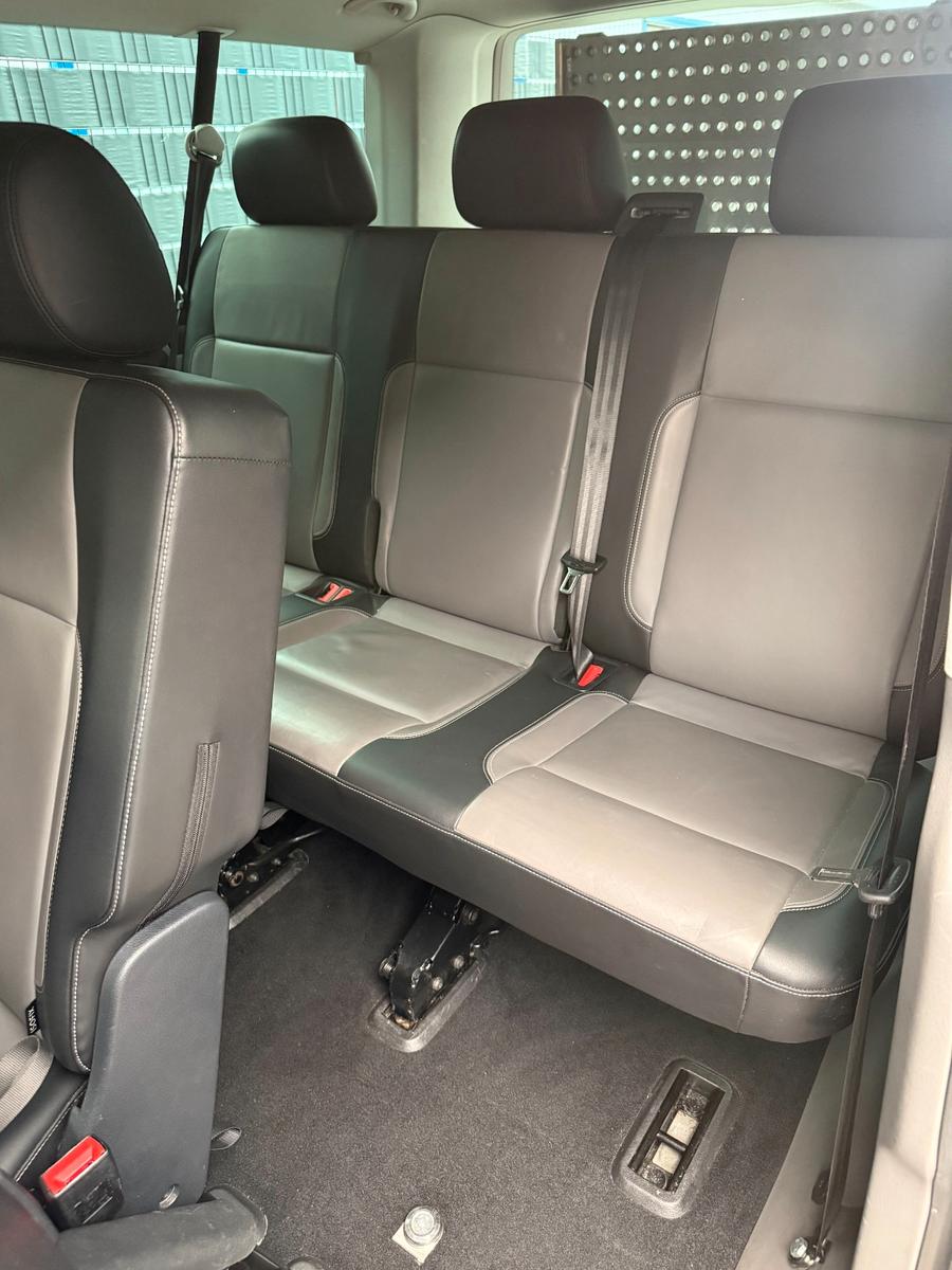 Volkswagen T6.1 Caravelle DSG Lang Navi Ahk 9sitz Rollstuhl