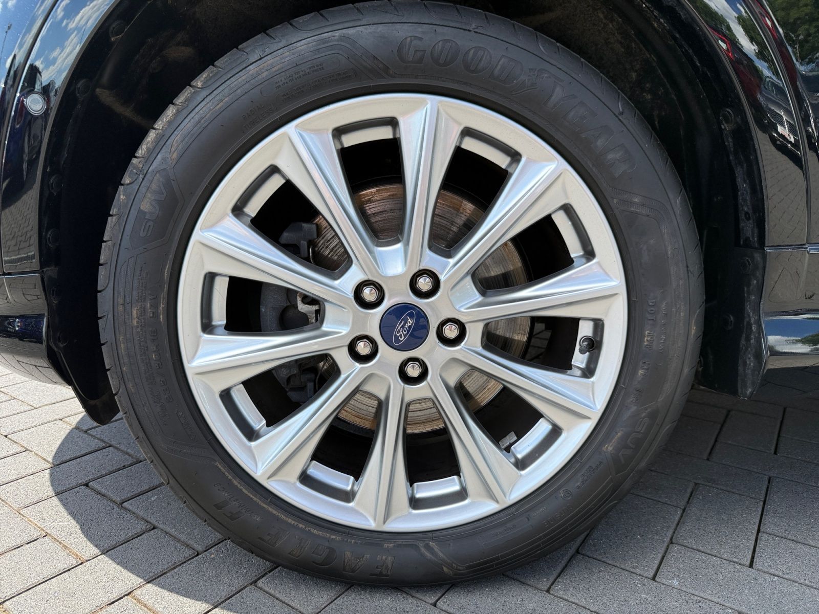 Fahrzeugabbildung Ford Kuga 1.5 EcoBoost Vignale 4x4 OPF RFK AHK