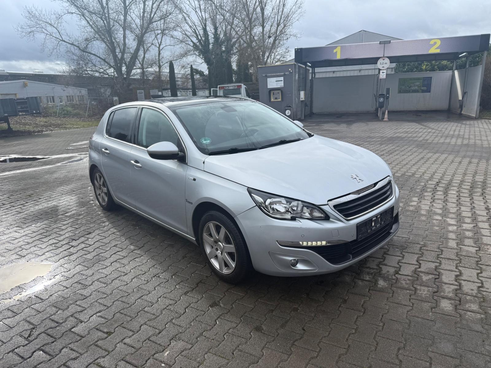 Peugeot 308 Style PANORAMA EURO 6 NAVI PDC