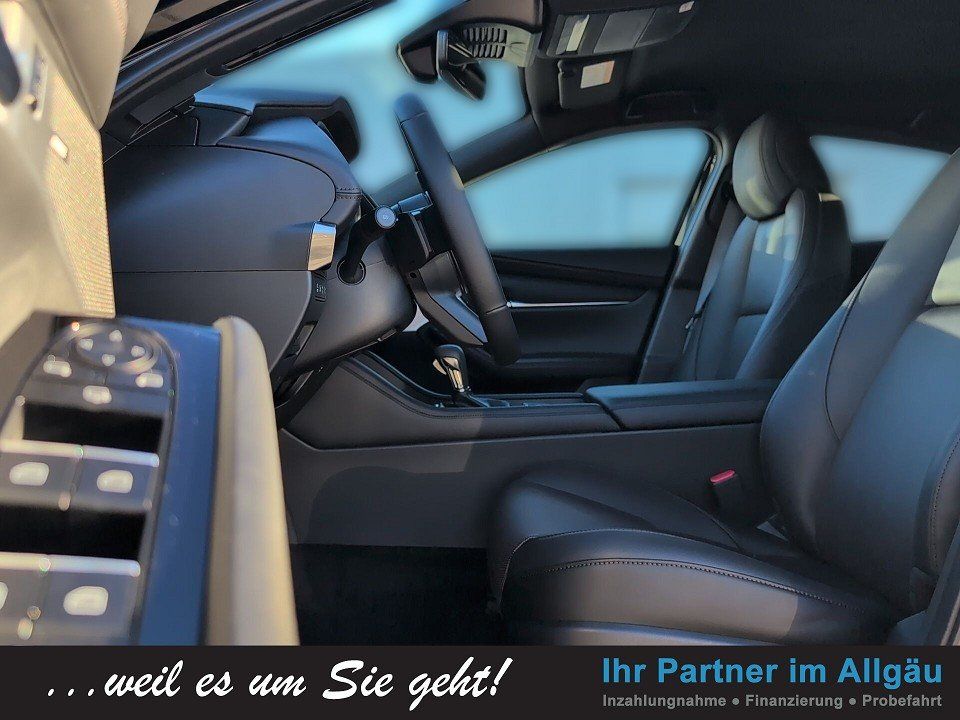 Fahrzeugabbildung Mazda 3 2.0L eSKY-X AT TAKUMI 360+BOSE+HUD+MATRIX+NAV+