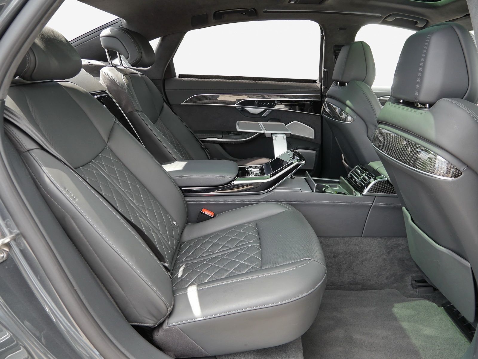Audi A8 - Bild 17