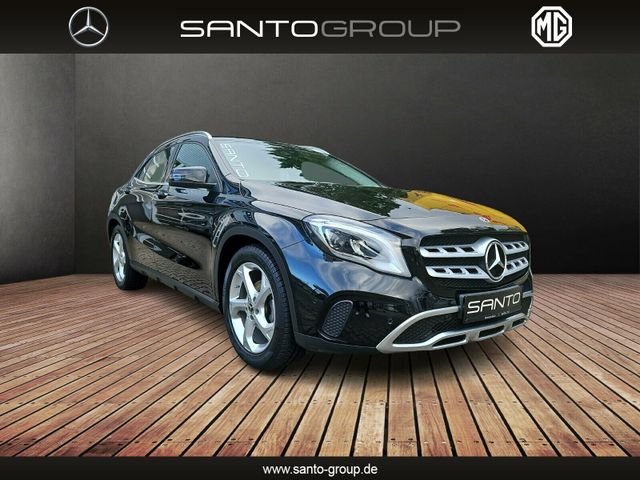 Mercedes-Benz GLA 200 Sport Utility Vehicle Urban/COMAND APS