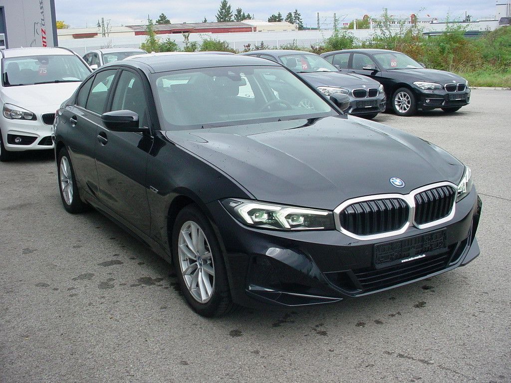BMW 320E *Curved Display*PDC*Navi*LED foto 12