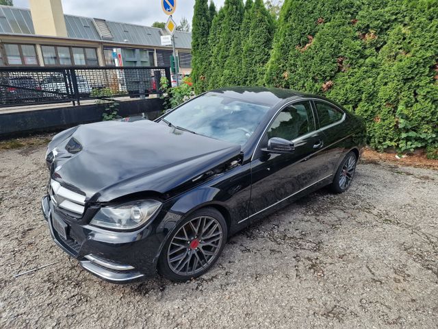 Mercedes-Benz C 250 CGI BlueEffi*2.Hand/70.000km*Unfall