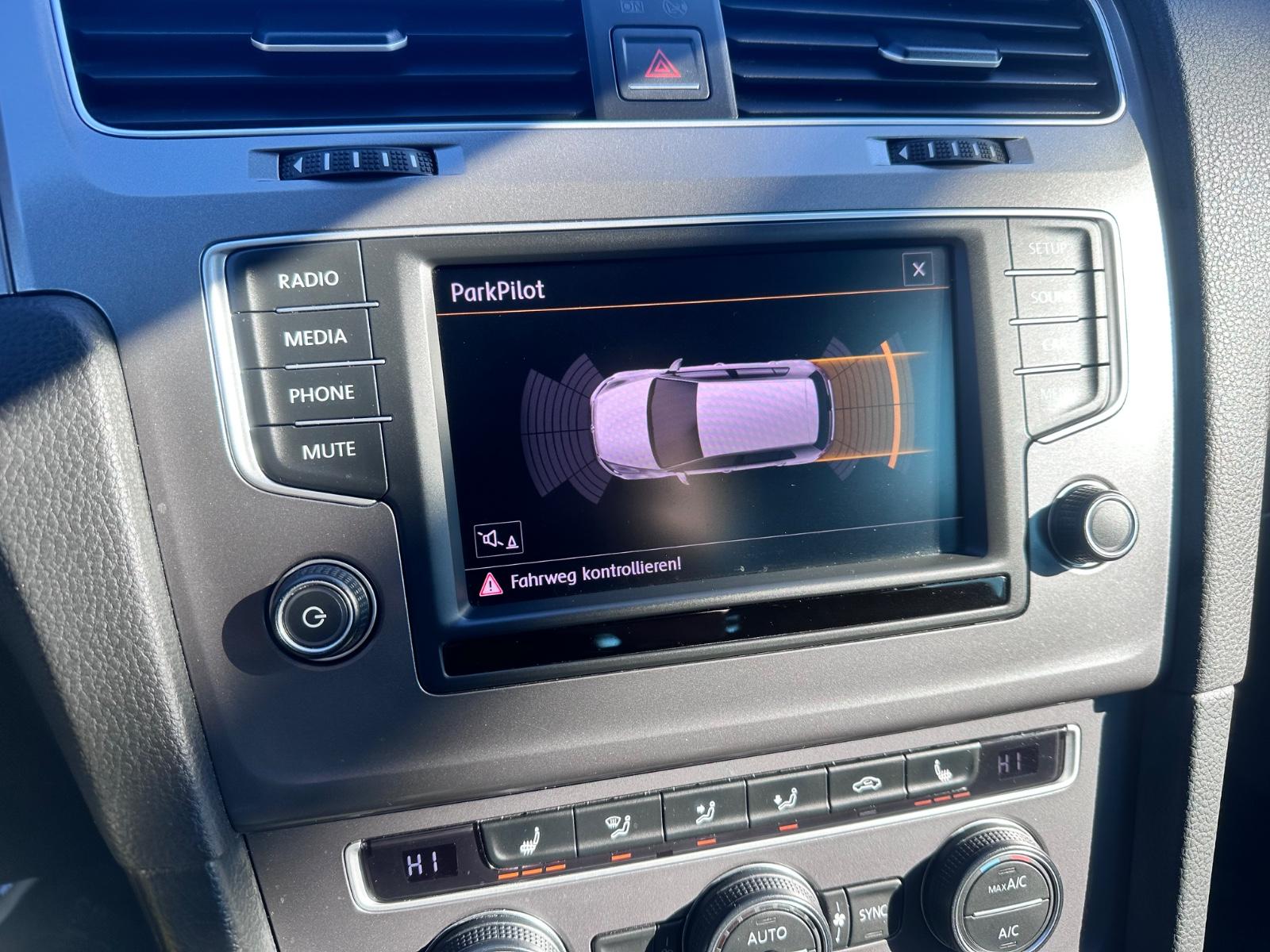 Volkswagen Golf VII Lim. Lounge BMT