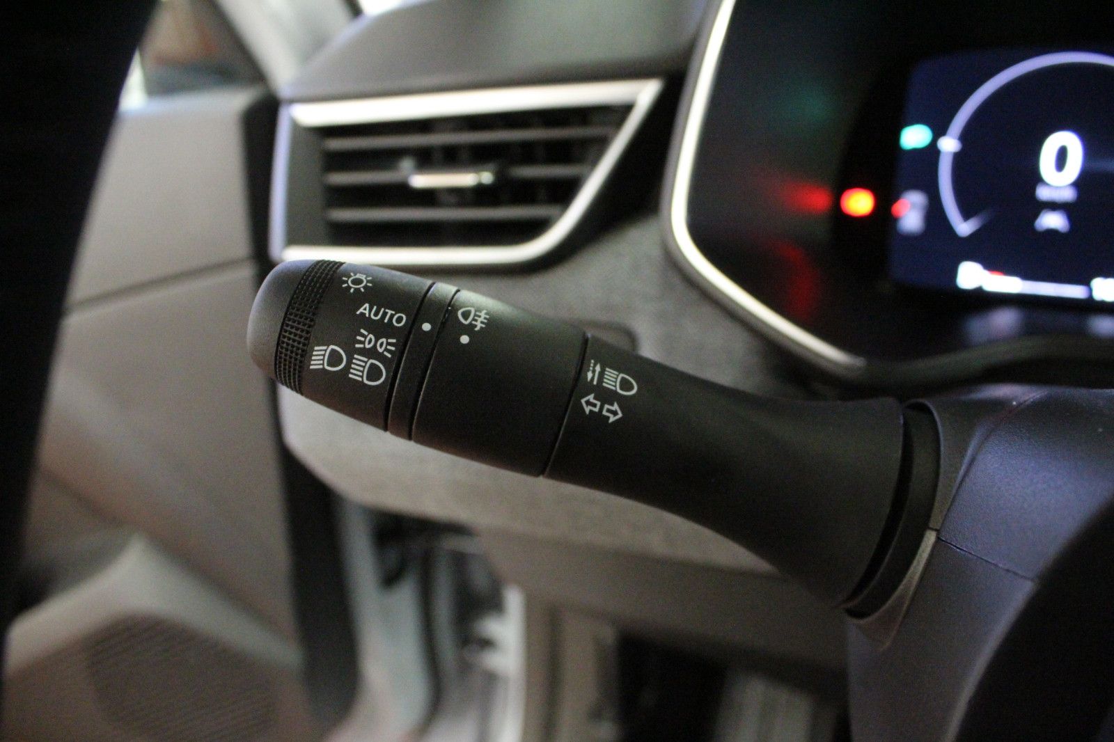 Fahrzeugabbildung Renault Clio TCe 90 Techno *Look-Paket*Winter-Paket*Bose