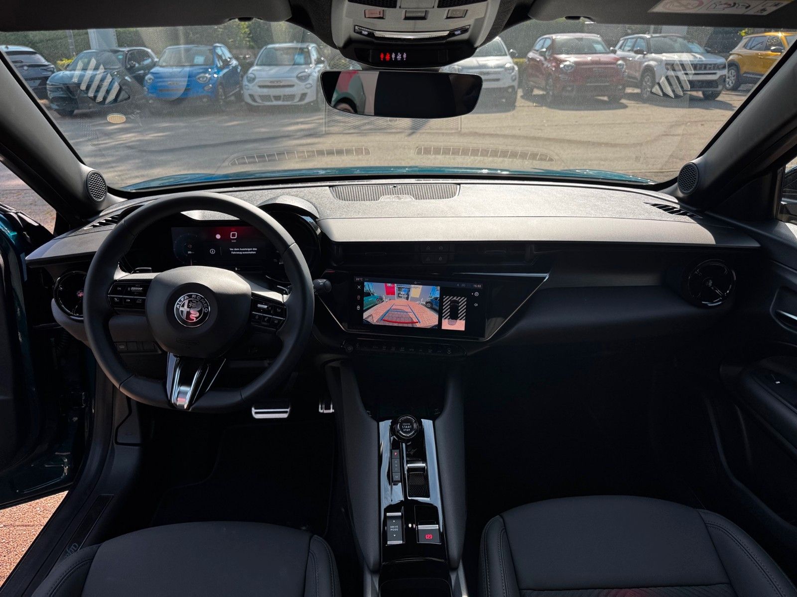 Fahrzeugabbildung Alfa Romeo Junior 1.2 Speciale Automatik Navi LED Sitzhzg.