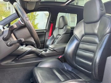 Porsche Cayenne - 5