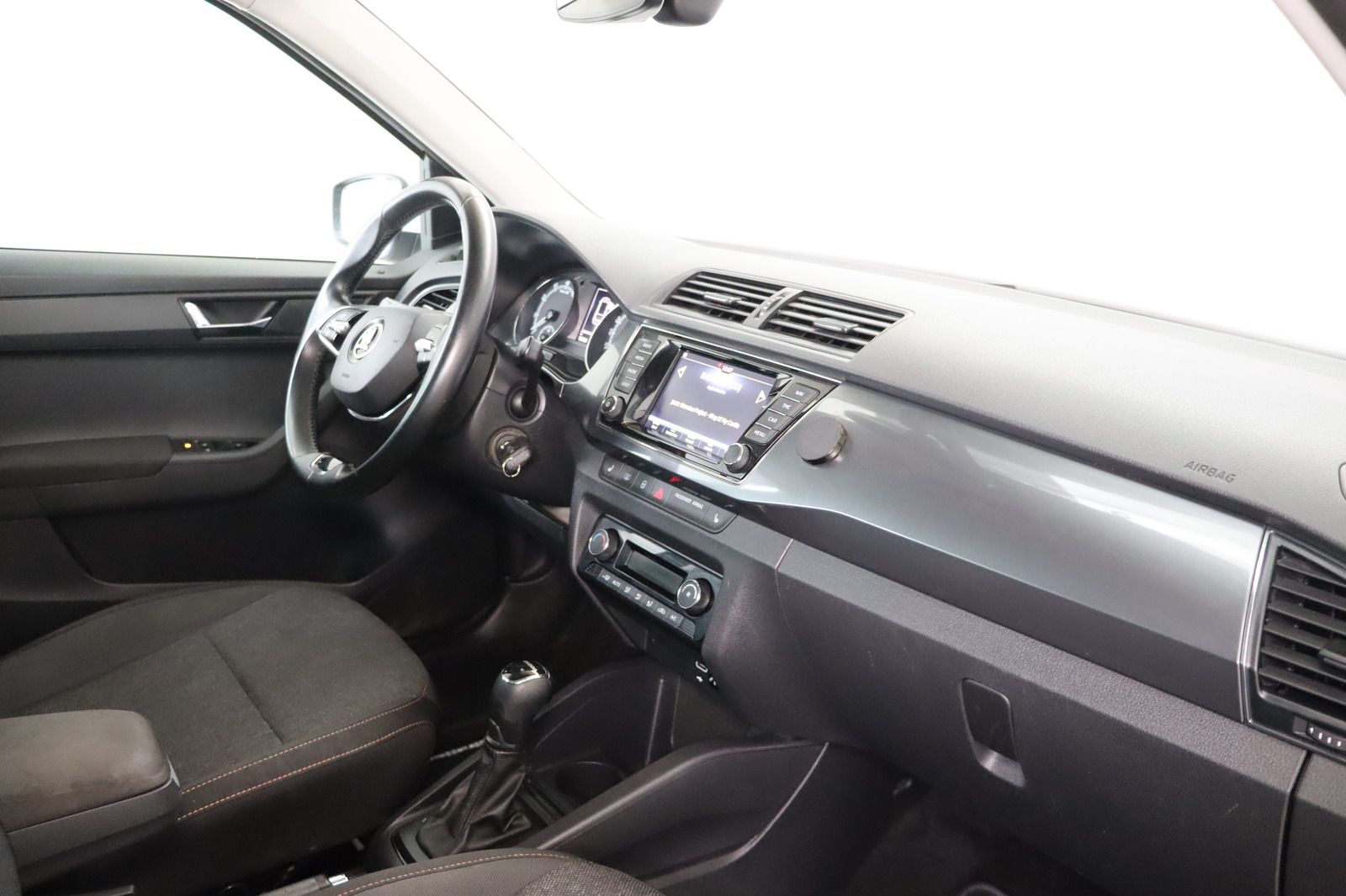 Fahrzeugabbildung SKODA Fabia 1.0 Combi Automatik * LED * Navigation Cle