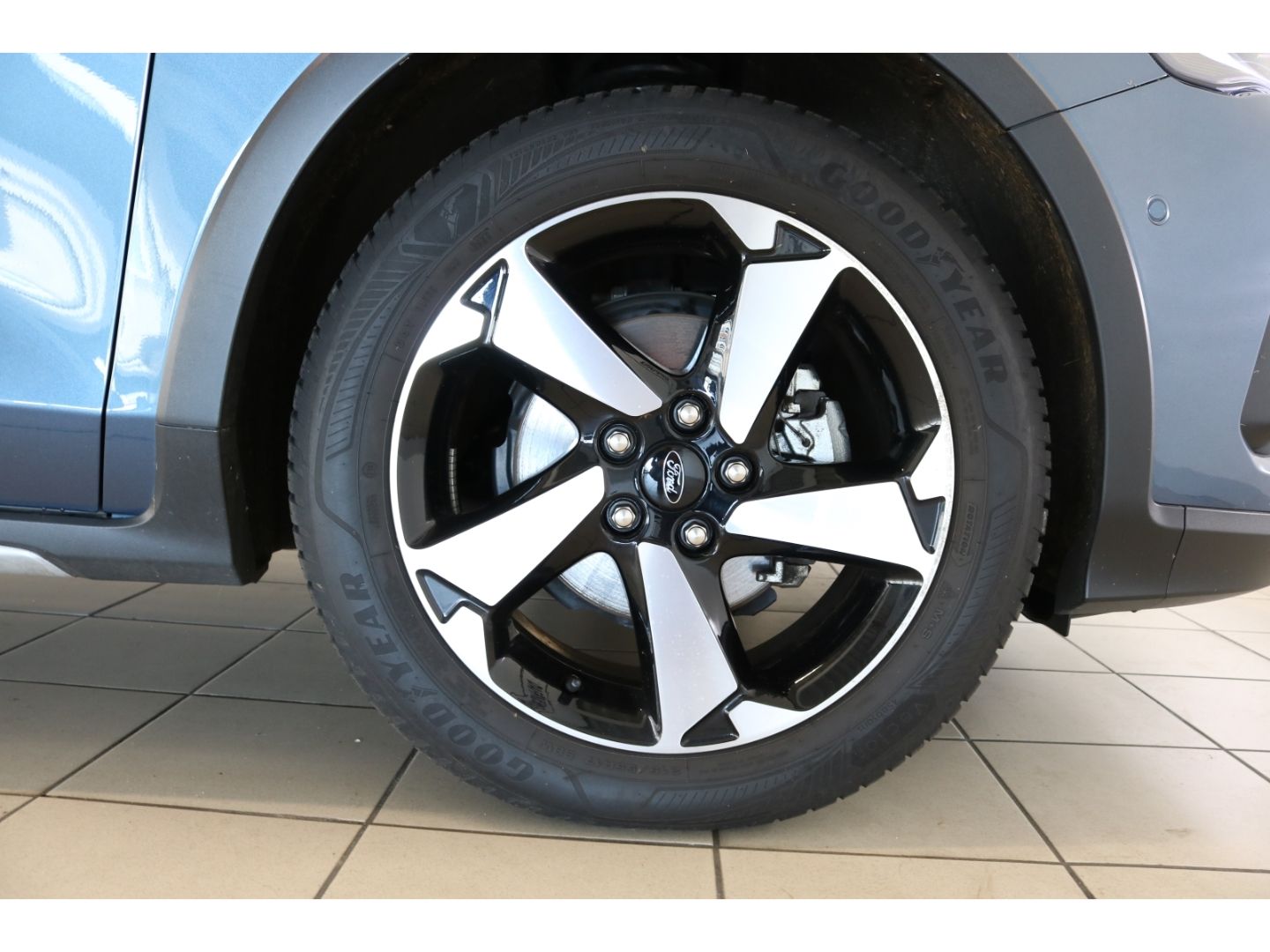 Fahrzeugabbildung Ford Focus Active X MHEV LED totWinkASS Spurhalte ASS
