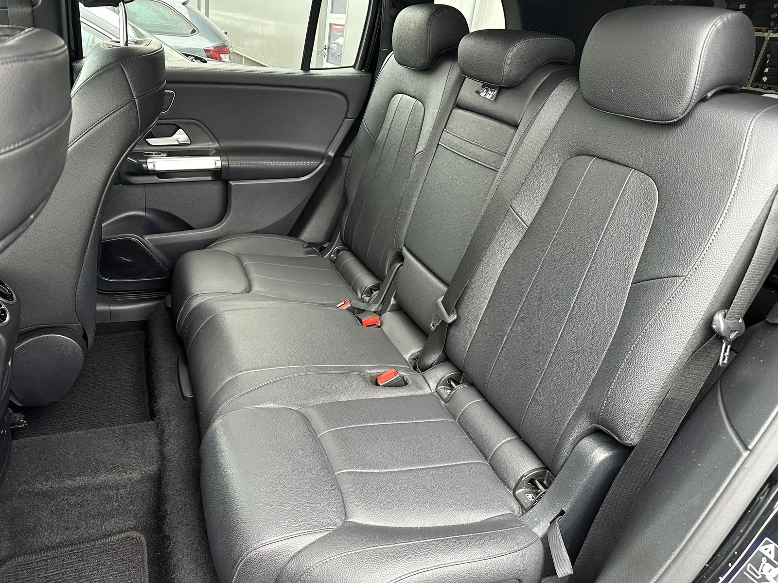 Fahrzeugabbildung Mercedes-Benz GLB 200d Progr. NAV+LED+AHK+WIDE+BURMESTER+360°
